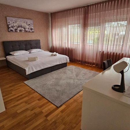 Comfort Rooms Remiza - Free Private Parking - Self Check-In Загреб Экстерьер фото