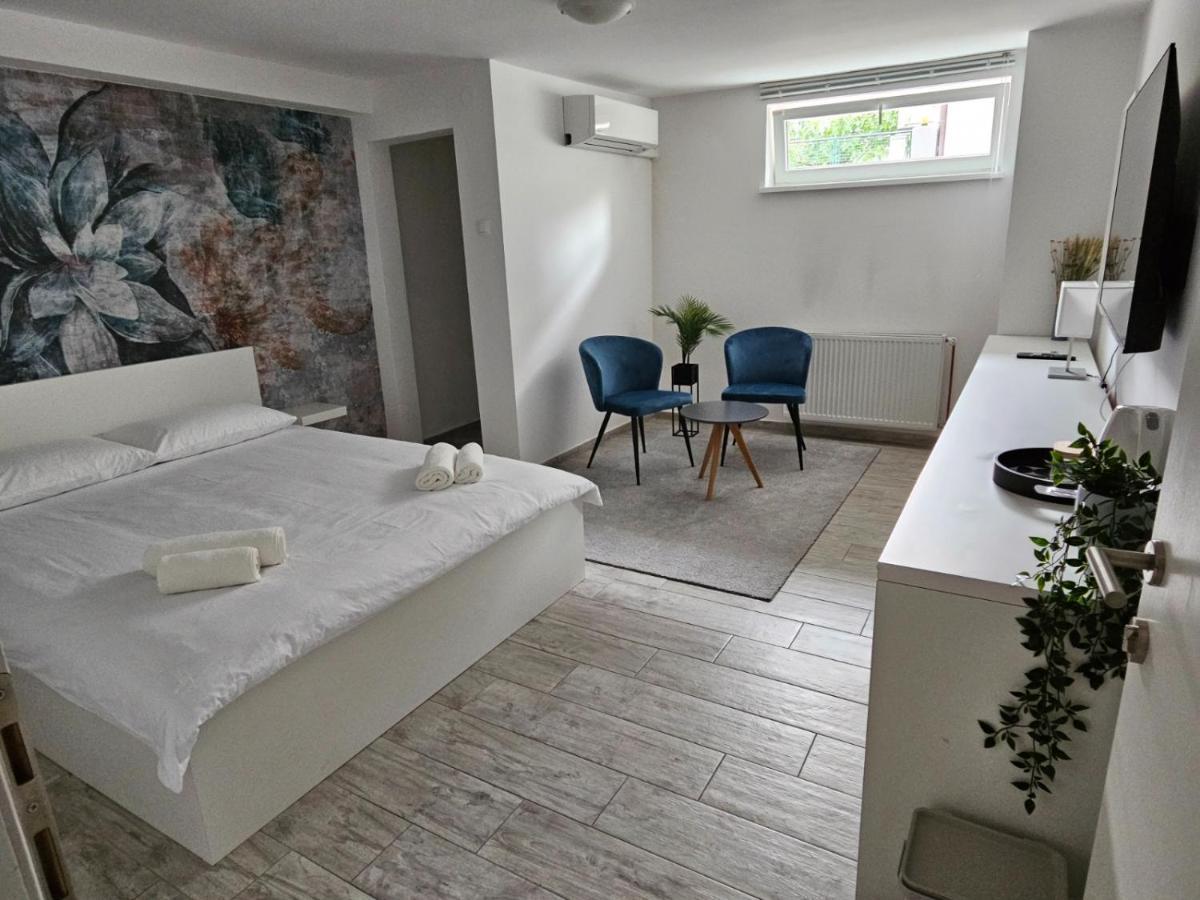 Comfort Rooms Remiza - Free Private Parking - Self Check-In Загреб Экстерьер фото