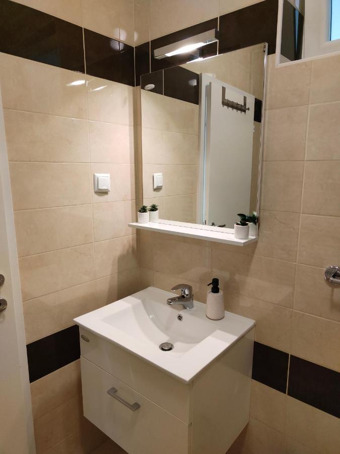 Comfort Rooms Remiza - Free Private Parking - Self Check-In Загреб Экстерьер фото