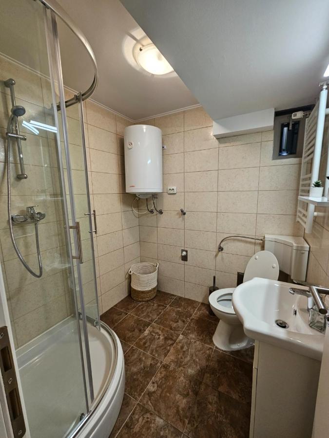 Comfort Rooms Remiza - Free Private Parking - Self Check-In Загреб Экстерьер фото
