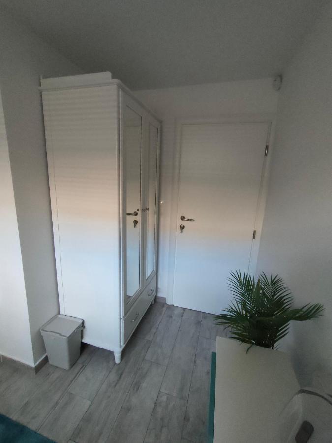 Comfort Rooms Remiza - Free Private Parking - Self Check-In Загреб Экстерьер фото