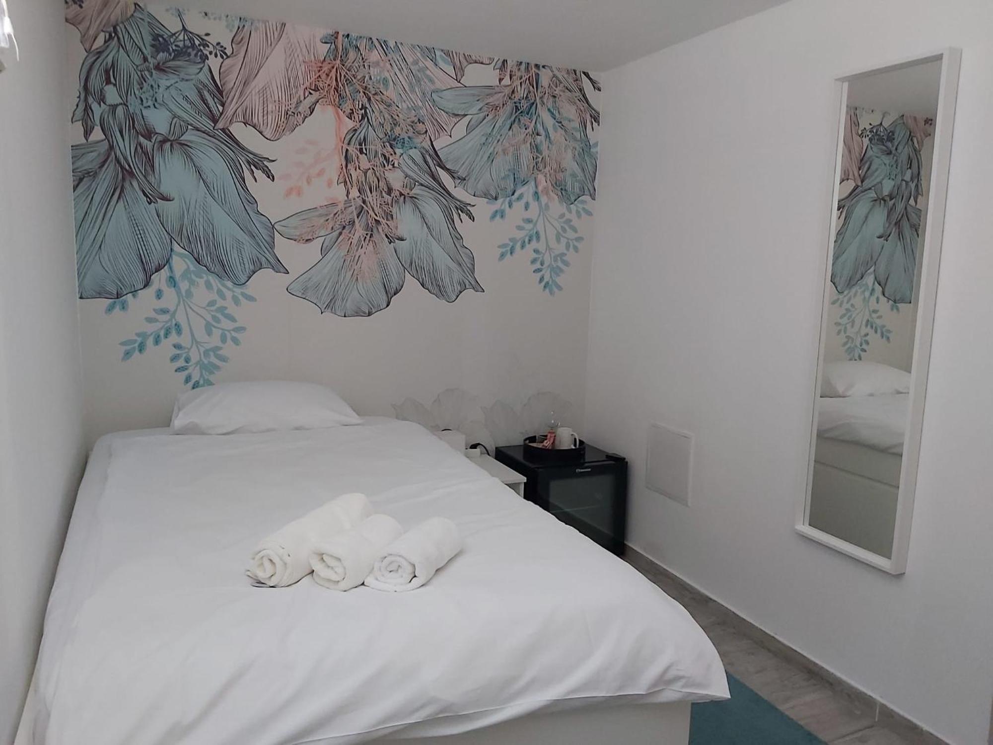 Comfort Rooms Remiza - Free Private Parking - Self Check-In Загреб Экстерьер фото